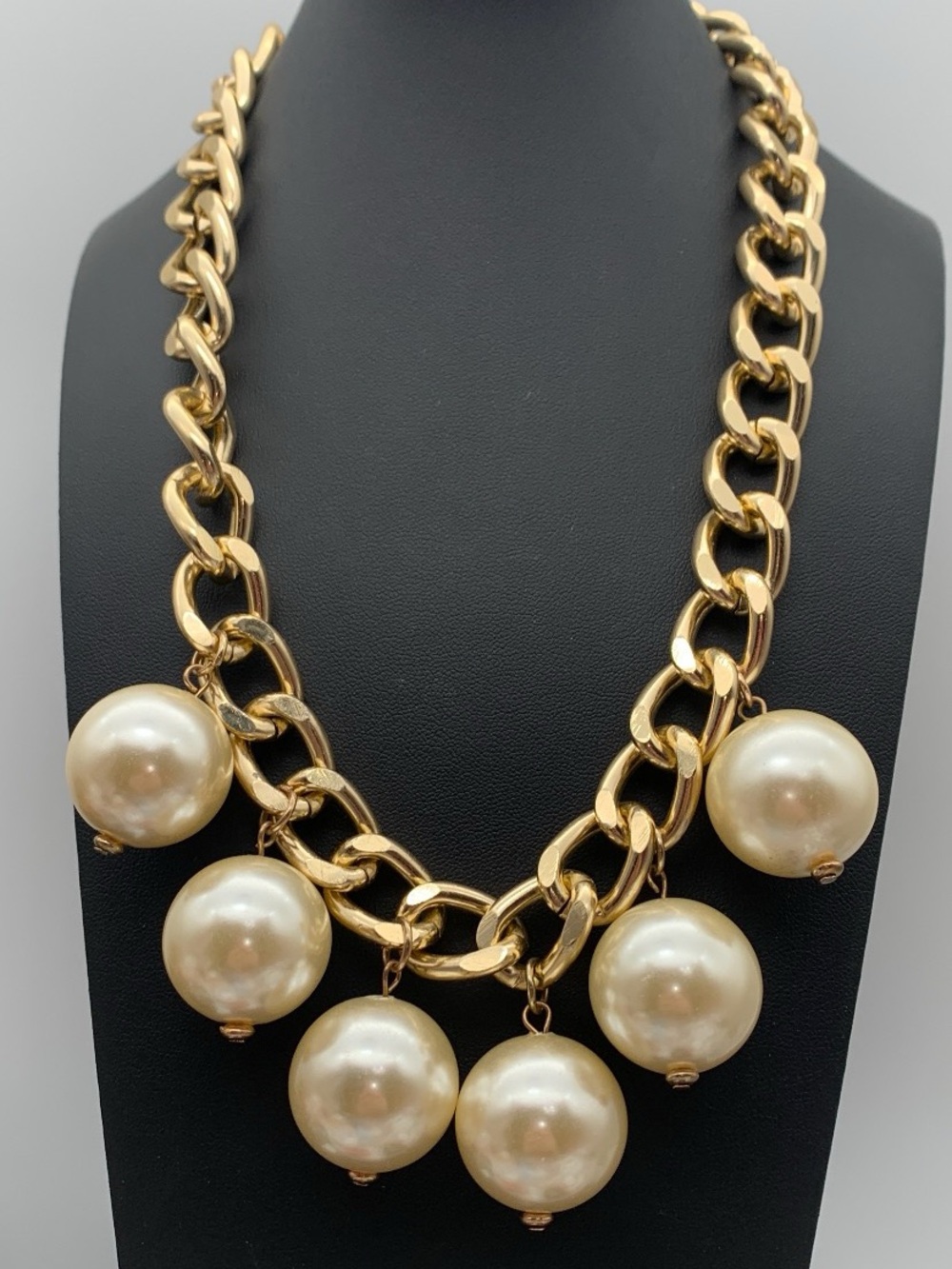 Chunky Gold tone Cuban link Chain Necklace with chunky Pearl Drops 16-18β